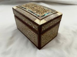 Boîte à bijoux en nacre faite à la main pour des lignes de beauté saines pour le stockage de bijoux de luxe - Product Image 3