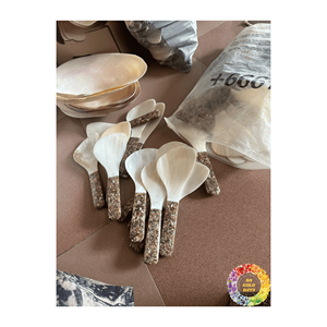 PRIX BON MARCHÉ CUILLÈRE DE COQUILLE DE MER DE HAUTE QUALITÉ FABRIQUÉE À PARTIR DE COQUILLE DE MÈRE DE PERLE CUILLÈRE NATURELLE CUILLÈRE NARCE POUR CRÈME GLACÉE ET CAFÉ - Product Image 4