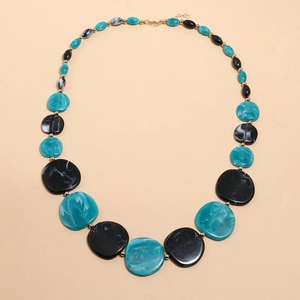 Collar de resina Shell Color y tamaño personalizados Cuentas de resina Hecho a mano Único ultra brillante Origen indio - Product Image 5