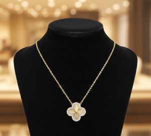 จี้ดอกไม้นำโชคสไตล์คลาสสิกสำหรับผู้หญิงในโอกาสหมั้น - Product Image 3