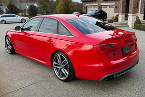 Voiture électrique berline rouge S6 Prestige 2013 avec une autonomie de 501 à 600 km et une batterie de 90 à 110 kWh, origine américaine - Product Image 2