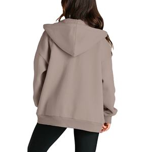 Sudadera con capucha de mujer con diamantes de imitación con cremallera y Personalización completa hecha en Pakistán sudaderas básicas con diamantes de imitación de gran tamaño de la más alta calidad - Product Image 2