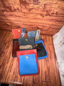 Nuevo diseño Sling Bag Bolso de cuero genuino Gypsy Boho Hair on Hide Fur Vintage Bolso de estilo occidental hecho a mano Bolsos de usos múltiples - Product Image 3