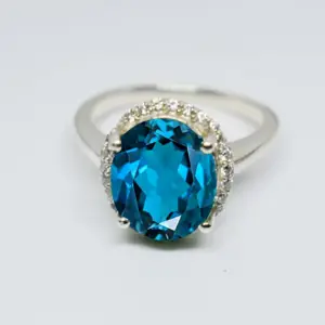 I più venduti gioielli esportati di migliore qualità 925 Sterling Silver Halo London Blue Topaz Gemstone Solitaire Diamond Rings For Women
