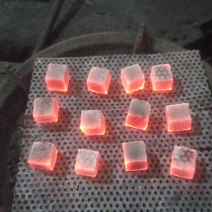 ถ่านก้อนกะลามะพร้าวจากอินโดนีเซียเกรดที่เหนือกว่า - Product Image 1