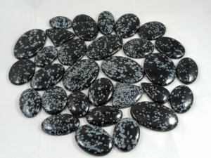 Pierre précieuse d'obsidienne en forme de flocon de neige naturelle pour la fabrication de bijoux, taille parfaite pour pendentif, pierres précieuses en vrac - Product Image 3
