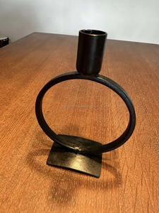 Bougeoir en métal forgé fait à la main en fer forgé Type d'anneau de luxe Design avec pot à bougie - Product Image 2