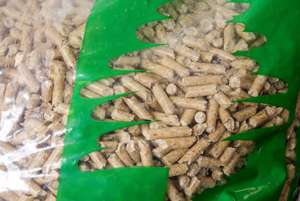 Premium Holz Wood Pellets A1 Grade Spruce Heating Pellets 6 mm EN Plus Certified for <b>Stove</b> and Boiler Use - Product Image 4