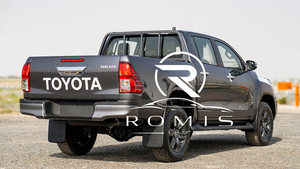 Hilux SR5 Pickup 2025 2.4L Diesel Automatico con Sedili in Pelle, Fari LED, Pneumatici R18, Guida a Sinistra - Product Image 5