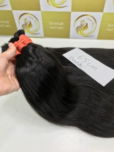 ผมเวียดนามแท้ 100% สีดำธรรมชาติ แบบไม่ผ่านการแปรรูป ไม่ใช่ผมรีมี่  แบบเย็บสองชั้นด้วยเครื่องจักร คุณภาพสูง สำหรับต่อผมแบบสั่งทำ - Product Image 4