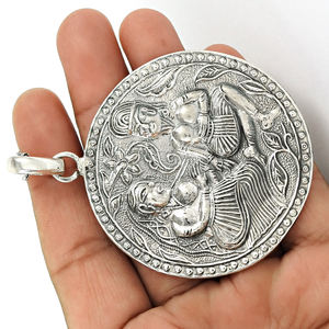 Pendentif en argent sterling oxydé 925 massif gravé au look ethnique Artisan indien Bijoux en argent uni fabriqués à la main Fournisseurs en vrac - Product Image 3