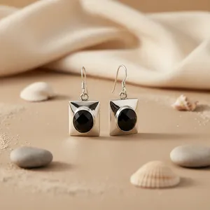 Pendientes de Plata con Ónix Negro Cuadrado para Mujer, Piedra Natural, Engaste Geométrico Clásico, Joyería de Aniversario - Product Image 2