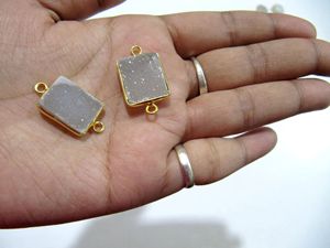 Lunette de connecteur en forme de rectangle druzy blanc naturel plaqué or taille 13x17mm, connecteur de pierres précieuses - Product Image 3