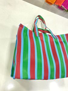 Bolsas tejidas a rayas de nailon reciclado de la India fabricadas en la India Bolsas y bolsas multicolores ecológicas del mercado fabricadas en la India. - Product Image 2