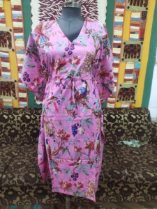 100% algodón puro cuello en V Rosa pájaro estampado Kaftan transpirable y cómodo ropa de dormir de mujer para festivales de verano - Product Image 2