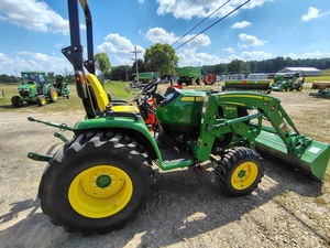 Tracteur John Deere 3033R 2023 à vendre - Product Image 2