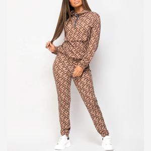 Vente en gros de survêtements d'entraînement pour le sport sweat à capuche nouveaux survêtements élégants de pleine longueur survêtement unisexe pour femmes - Product Image 1