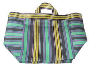 Sacs à main pour femmes à rayures multicolores écologiques sacs de plein air en plastique tissé en nylon recyclé fabriqués en Inde - Product Image 6
