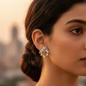 Pendientes de Aro con Diamantes de Imitación Religiosos de Moda Artpalace para Mujer, Acabado en Chapado en Oro, Estilo Aro, Circonita, Perla, Aleación de Latón para Fiestas - Product Image 1