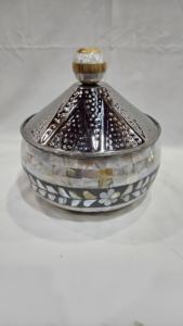 Cazuela de nácar de estilo árabe, ideal para servir comidas calientes con estilo y función - Product Image 5