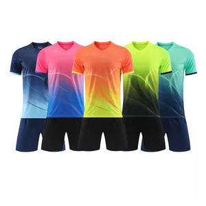 Uniforme de football en tissu polyester de haute qualité pour adultes et enfants Design personnalisé avec impression par sublimation - Product Image 6