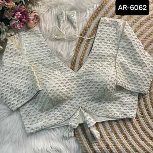 เสื้อเบลาส์สำหรับผู้หญิงผ้าไหมอินเดียแบบดั้งเดิม - Product Image 6