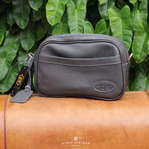 DJOEN Classic Heritage <b>Leather</b> <b>Toiletry</b> <b>Bag</b> Premium Handcrafted Organizer for Travel & Daily Essentials Handmade From Indonesia - Product Image 3
