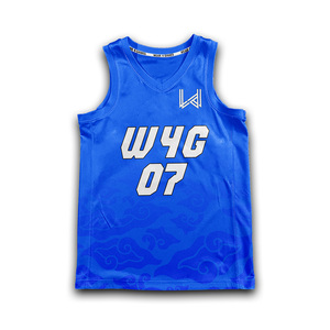 Conjunto de Uniforme de Baloncesto Personalizable para Hombre, 100% Poliéster, Secado Rápido, Transpirable, Absorbe la Humedad, con Nombre y Logotipo del Equipo - Product Image 2