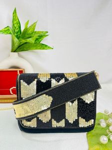 Mini sac à main brodé avec perles et bandoulière, couture et couture - Product Image 2