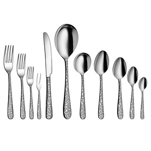 Juego de cubiertos de metal con acabado real brillante, cuchara de acero inoxidable de lujo, tenedor, cuchillo, cubiertos para un comedor elegante y hogares modernos - Product Image 1
