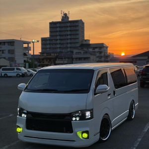 Asientos de Cuero Automáticos para Hiace Usados en Buen Estado, Cámara Trasera, Mejor Precio, Envío Rápido Disponible, Volante a la Derecha - Product Image 2