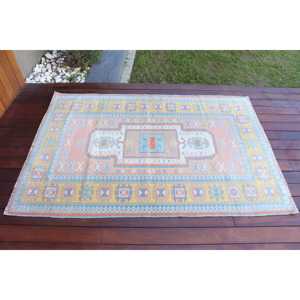 Alfombra Vintage de 3.6x5.2 pies, Alfombra Turca, Alfombra de Lana con Estampado Animal Azul - Product Image 3