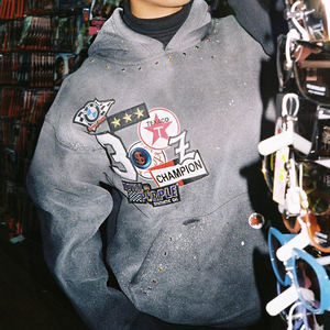 Sweat à capuche brodé avec écusson personnalisable-Élégant, coupe confortable avec logos et patchs personnalisés, idéal pour le streetwear, les événements - Product Image 2