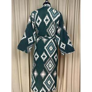 เสื้อคลุมคาร์ดิแกนลายเพชรสีเขียวสำหรับผู้หญิง ผสมขนจามรี ให้ความอบอุ่นในฤดูหนาว สไตล์โรแมนติก  พร้อมกระเป๋า  ฟรีไซส์  ชุดลำลองใส่สบายๆในบ้าน - Product Image 3