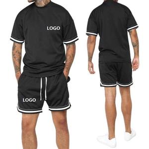 Camiseta y pantalones cortos holgados negros con logotipo personalizado, ropa deportiva, conjunto de chándal corto de 2 piezas para hombre - Product Image 1