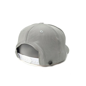 Gorra de golf de 5 paneles con logotipo de silicona 2D/3D personalizado, orificios de ventilación y cierre snapback de alto rendimiento, directamente del fabricante, proveedor de Vietnam. - Product Image 5