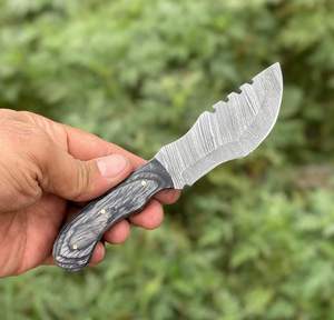 Cuchillo de caza de Damasco para hombres con funda de cuchillo de explorador de transporte horizontal Soporte OEM personalizable para desollar - Product Image 4