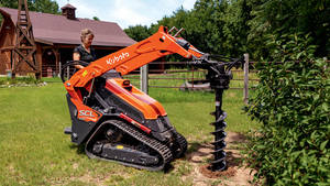 ซัพพลายเออร์โดยตรง คุณภาพดีที่สุด รถตักล้อยางขนาดเล็ก Kubota SCL 1000 เครื่องยนต์ดีเซลแบบตีนตะขาบ พร้อมจำหน่าย มาพร้อมมอเตอร์ปั๊มแท้จากโรงงาน - Product Image 6