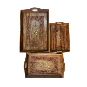 Elegante bandeja de madera para uso diario, pieza rústica funcional para exhibición de mesa, estación de café o idea de regalo - Product Image 1