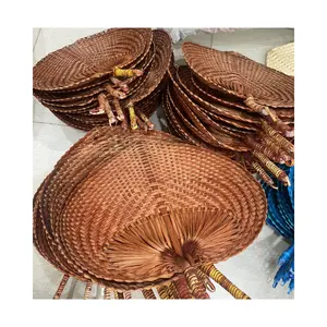 Оптовый изготовленный на заказ бамбуковый ручной вентилятор в форме сердца Натуральный веер из водорослей, Лидер продаж, бамбуковый тканый веер для рукоятки