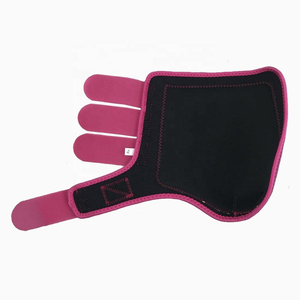 Botte de protection sportive en néoprène rose pour jambes de cheval, personnalisable - Utilisation en compétition et en écurie - Product Image 2