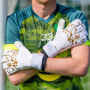 ถุงมือผู้รักษาประตูฟุตบอลแบบมืออาชีพถุงมือยางป้องกันนิ้วสำหรับเด็กผู้ใหญ่ - Product Image 2