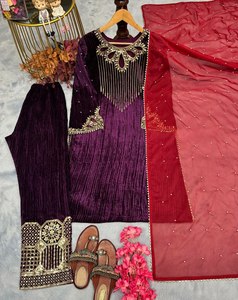Conjunto de Sari + Blusa de Estilo Pakistaní, Informal, de Alta Calidad Extrema, con Patrón Único de Puntadas, Terciopelo de Seda Viscosa Pura y Pesada - Product Image 6