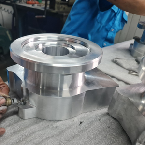Servicios de mecanizado CNC OEM de alta calidad para piezas metálicas de aluminio y acero inoxidable en Vietnam para perforación y fresado - Product Image 1