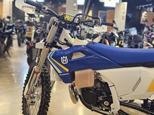 Increíbles Ofertas en Motocicletas Nuevas Husqvarna TX300 Heritage 2025 - Product Image 4
