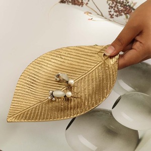 High Rated Decor <b>Leaf</b> Tray Stylish Aluminium Platter For Luxury Dining Wedding Hotel And Household Modern Tableware Accessories - Product Image 4