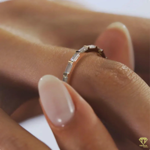 Baguette Cut Lab Grown Wedding Band 0,80 TW Half Eternity Anillo apilable, elegante aniversario o conjunto nupcial - Product Image 6