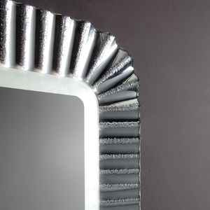 Espejo LED Reversible de 94x68 con Marco de Vidrio Plateado Fusionado - Product Image 4