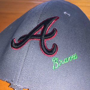 Machine à broder automatique informatisée à 24 têtes pour casquettes 3D, casquettes unies, casquettes de baseball et broderie de panneaux de chapeaux - Product Image 3