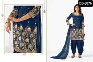 Vêtement ethnique tendance, Fox Georgette avec broderie et travail de miroir véritable, costume Punjabi Patiyala Salwar Kameez pour femmes - Product Image 3